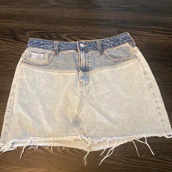 🍍PAC SUN 2 tone Jean skirt🍍Size 28🍍M-2 - Picture 1 of 3